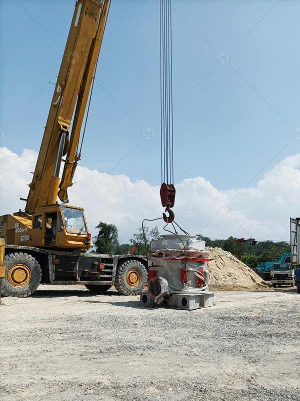 installation of crawler mobile plant on site