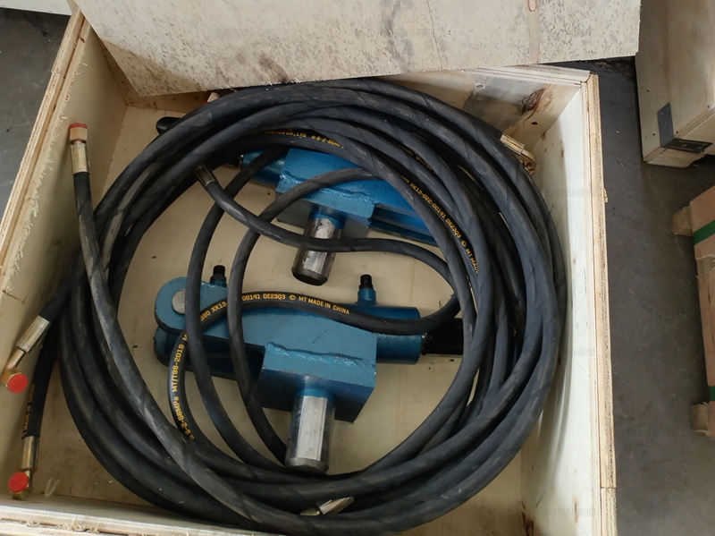 Driving cylinder of cone crusher plant in box