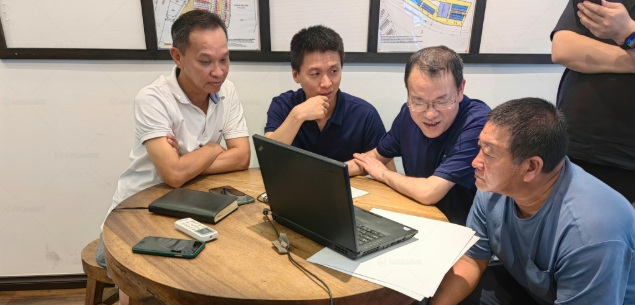 face to face communicate of ANDAMINE crusher machine engineers