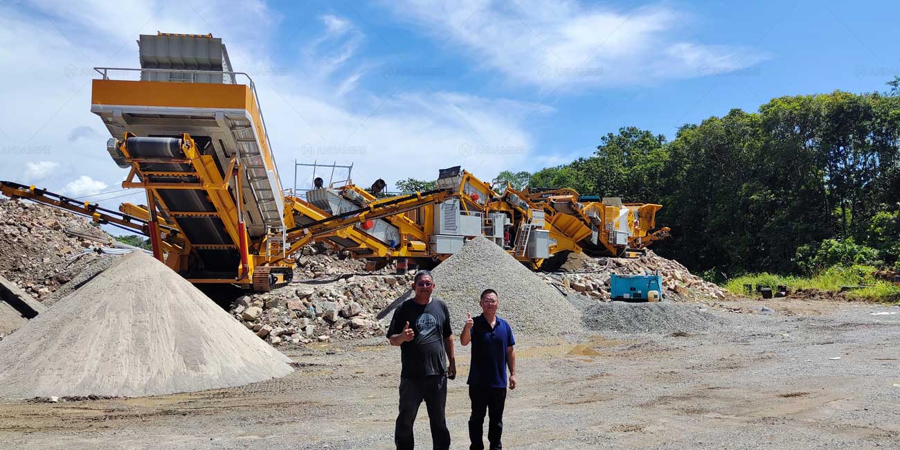 mobile crawler stone crusher plant working onsite