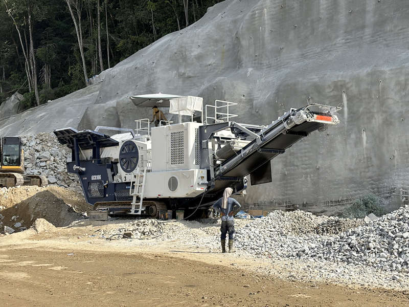 6CX106 model Crawler Base Mobile Jaw Crusher in Malaysia