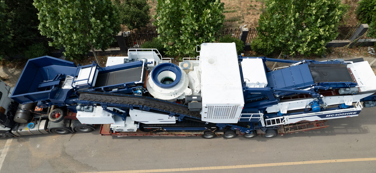 shipment of mobile cone crusher machine on truck