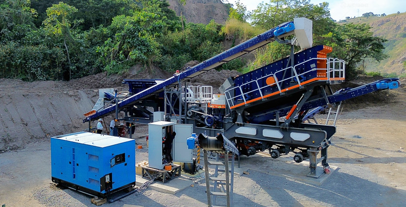 Tire Chassis Four-in-One Mobile screening and crushing plant