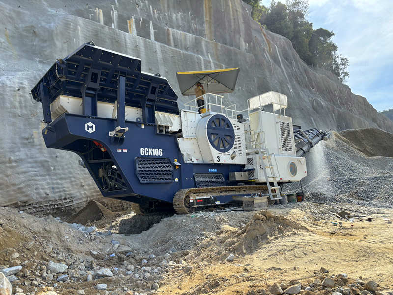 crawler chassis mobile crusher machine meet CE verified requirement