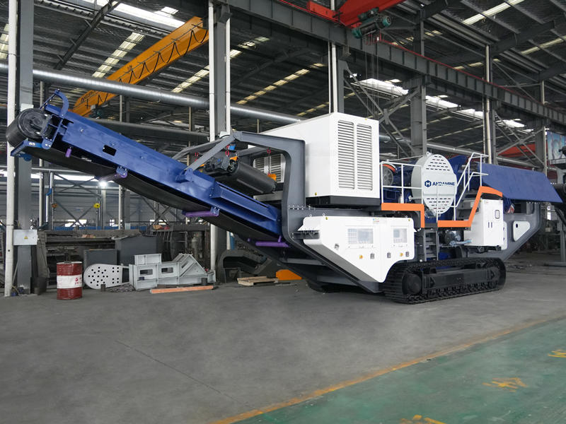 mobile crawler base mining jaw crusher in factory