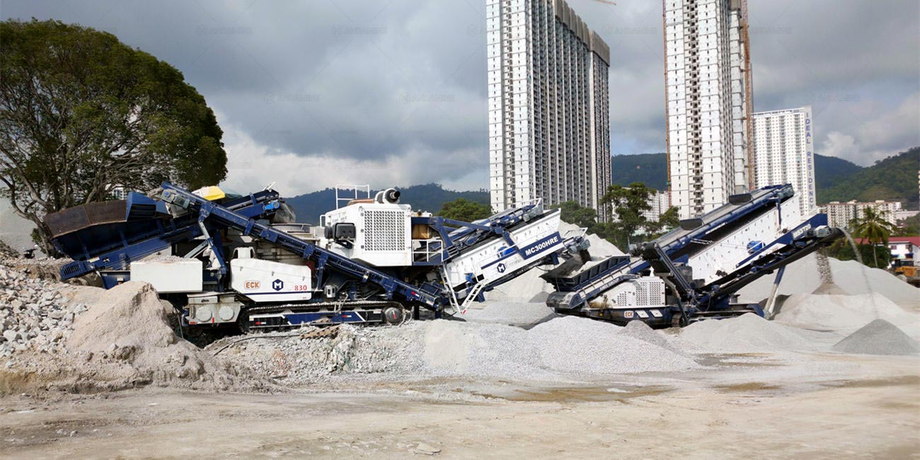 2 Sets Mobile Crawler Type Gravel Crushing Plants in Malaysia