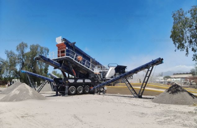 mobile crushing units for rocks processing