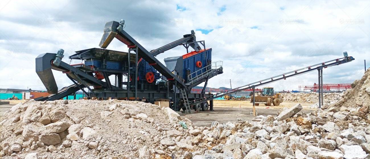 mobile crushing plant processing construction waste
